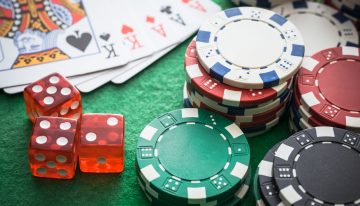 What are some of the challenges that online casinos face?